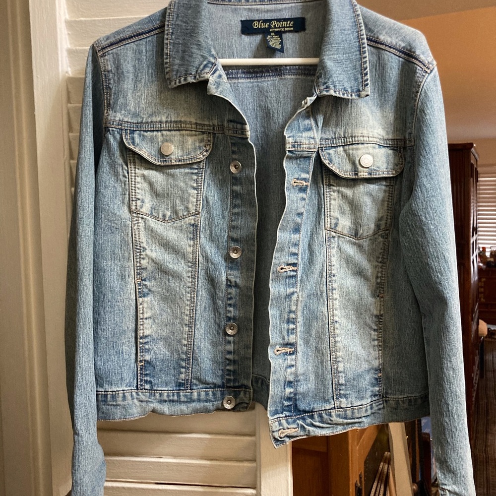 Short denim jacket